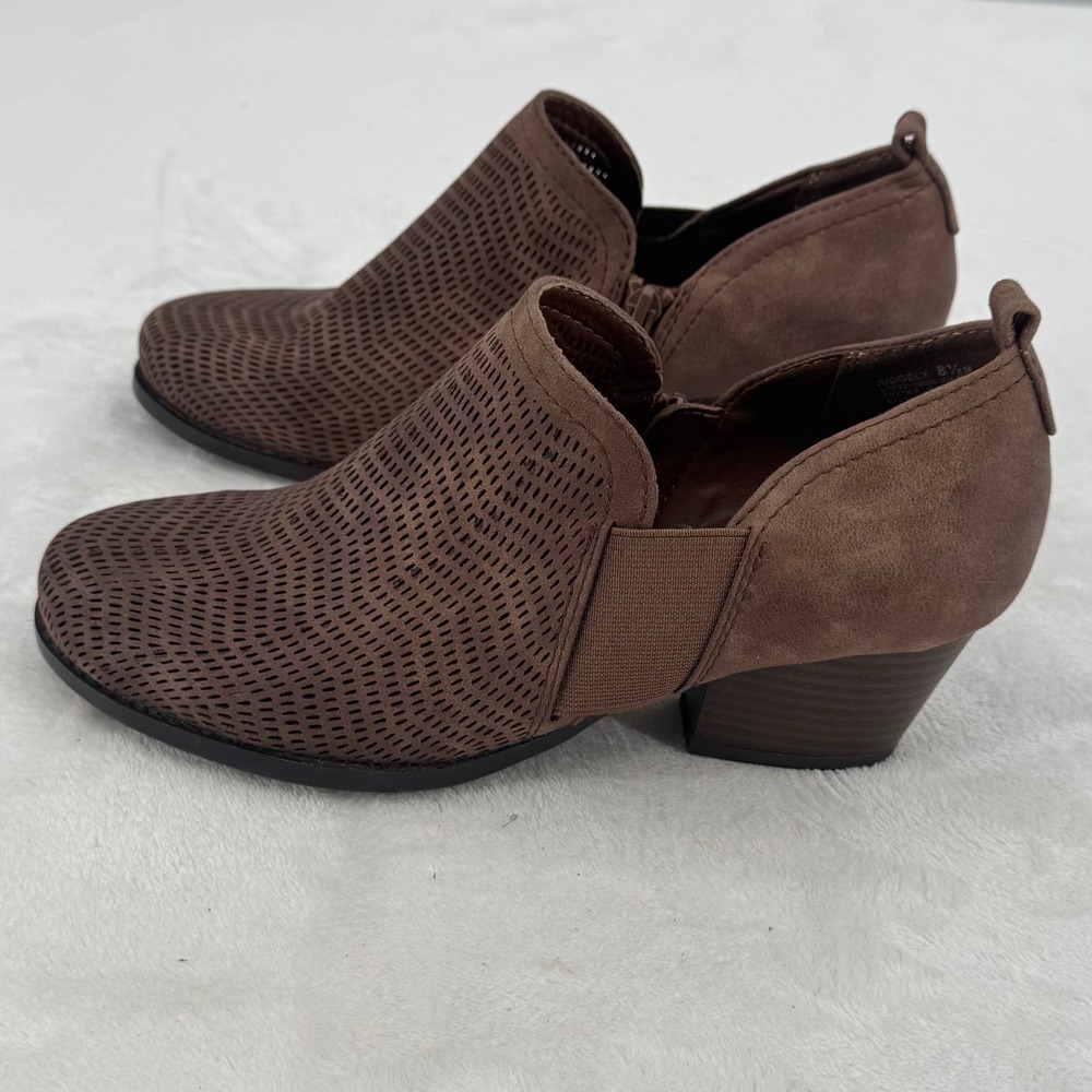 Baretraps Ridgely Booties Women Size 8.5M Brown Perforated Block Heel Shooties - Picture 2 of 11